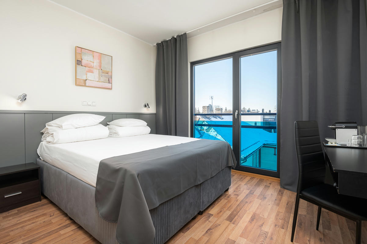 Standard kaheinimese tuba laia voodi ja diivanvoodiga